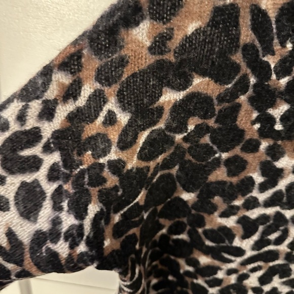 360CASHMERE XS Frankie cheetah oversized cashmere soft luxurious fine sweater - Picture 9 of 12